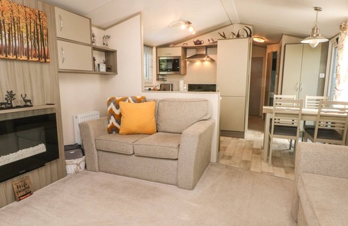 Leek Cabina | RUBYS RETREAT, with hot tub in Leek