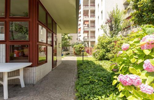 Precotto Apartamento | Rucellai Studio With Shared Pool by Halldis