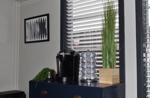 Northgate Apartamento | Rudder's Retreat: Walk to A&M, Comfy King Bed
