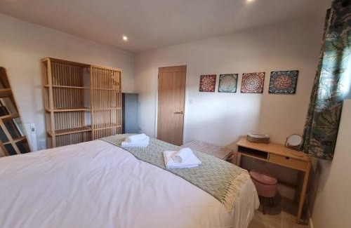 Pill Casa | Rudgleigh Lodge by Cliftonvalley Apartments