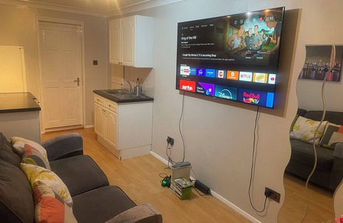Cray Valley West Apartamento | Rudor Lodge-Bedroom & Lodge-just 25mins on train to London Victoria station