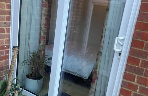 Cray Valley West Apartamento | Rudor Lodge-Bedroom & Lodge-just 25mins on train to London Victoria station