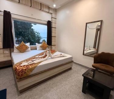 Varanasi Hotel | Rudra Ganga Atithi Hotel