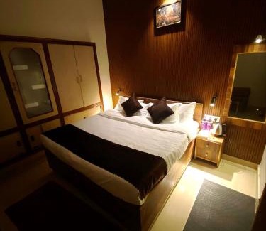 Sigra Casa | Rudraksha Inn