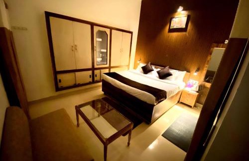 Sigra Casa | Rudraksha Inn