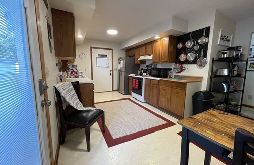 Terre Haute Casa | Rudy's - Single level home w/ 2 Bedrooms, 1 Bath, equipped kitchen, & laundry