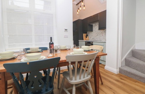 Leek Cabaña | RUDYARD HOUSE, pet friendly, character holiday cottage in Leek