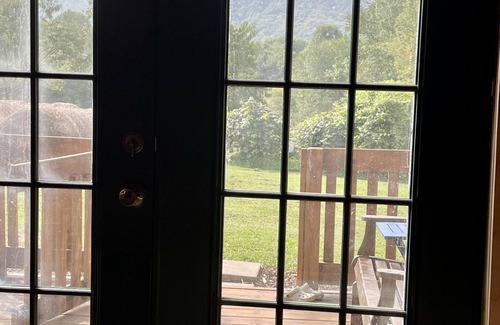 Southern Cabina | Rudy’s roost Rental Cabin - near Back of the Dragon Route 16