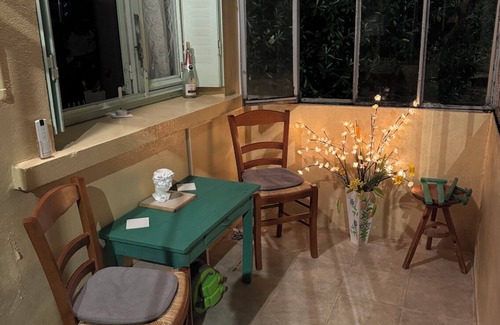 Courban Casa | Rue de la Roxanne - Set near the famous vineyards of Chablis and Champagne.n