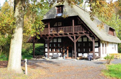 Gnarrenburg Casa | Ruhe unter Reet-Haus mit Sauna, Whirlpool und Kamin