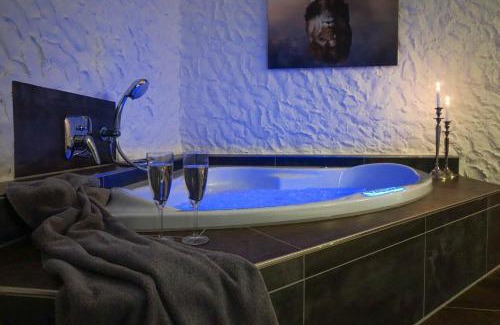 Gnarrenburg Casa | Ruhe unter Reet-Haus mit Sauna, Whirlpool und Kamin