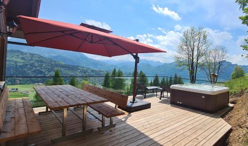 Innerschwand Casa | Ruhige Bergvilla in Alleinlage am Mondsee mit Seeblick Bergblick und Whirlpool