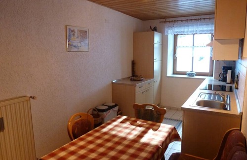 Schwarzenbach Apartamento | Ruhige Ferienwohnung (80qm) mit Terrasse zum Garten