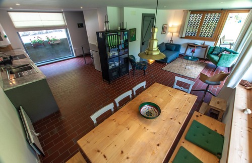 Bohinj Apartamento | Ruim en Comfortabel Appartement met Prachtig Uitzicht op Speelweide en Beekje