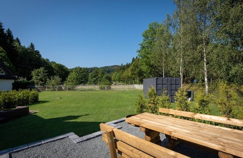 Elkeringhausen Casa | Ruim Sfeervol Appartement met Tuin Midden in de Natuur in de Buurt van Winterberg