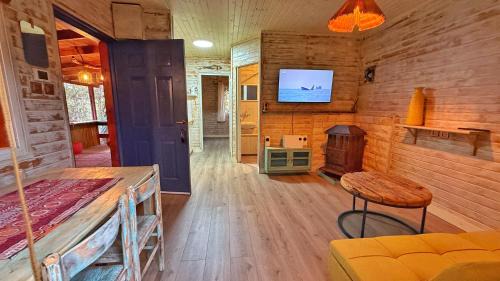 Manot Cabina | Ruimyz cabbin