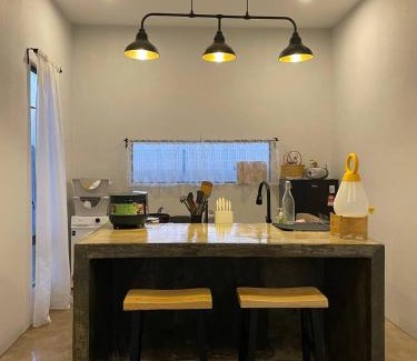 Pasir Mas Casa | Rumah Burong - A home in a lush paddy field