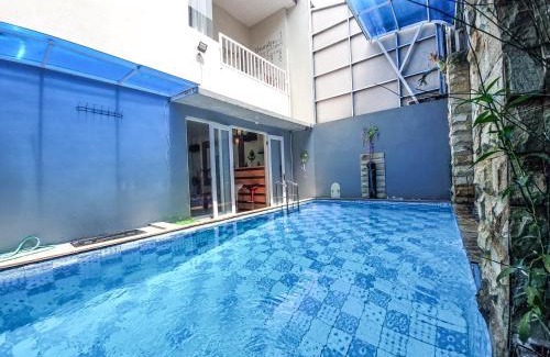 Oro Oro Ombo Casa | Rumah Kartika Batu