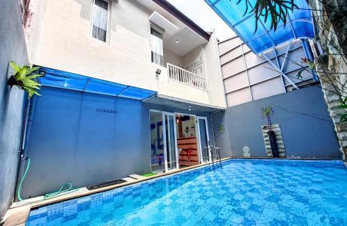 Oro Oro Ombo Casa | Rumah Kartika Batu