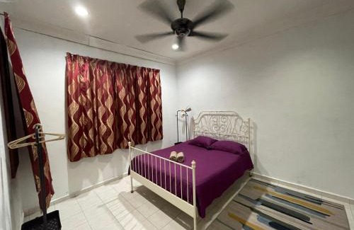 Kuala Terengganu Casa | Rumah near KT Atas Tol - WiFi, parking & Netflix