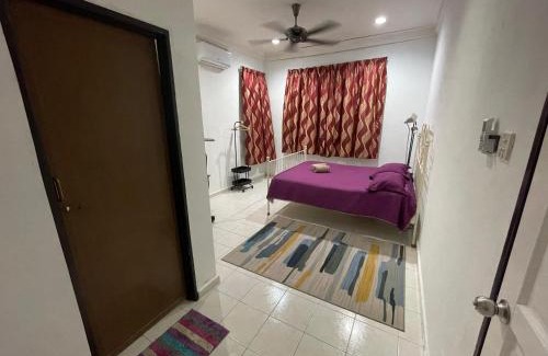 Kuala Terengganu Casa | Rumah near KT Atas Tol - WiFi, parking & Netflix