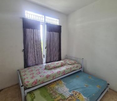 Banyumas Casa | Rumah Pemandangan Lembah & Pegunungan tepi Jalan Raya