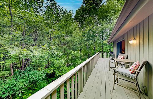 Lake Lure Apartamento | Rumbling Bald Resort Unit 2004