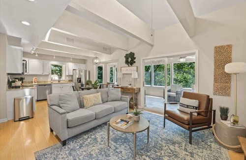 Baxter Casa | Run the Waters