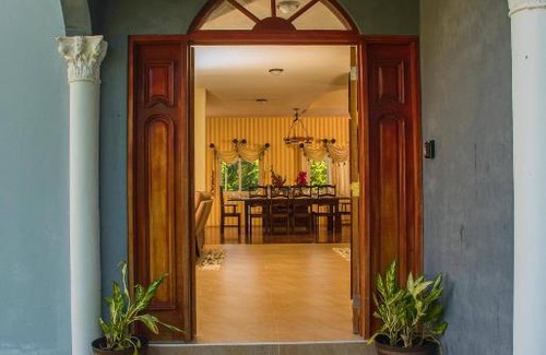 Runaway Bay Casa | RunAway to Tranquility, overlooking the Bay