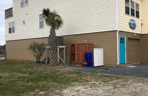 Sneads Ferry Casa | Runnin 'Down A Beach - Casa de 3 habitaciones recientemente remodelada con vista al mar y a la bahía