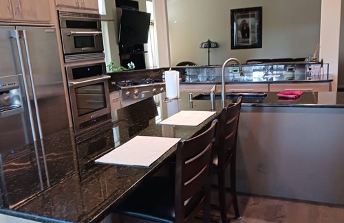 Klamath Falls Casa | Running Y custom single level home with large deck for relaxing.