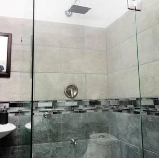 Desamparados Apartamento | Runway Retreat Apartment