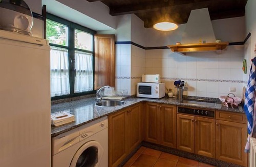 Figueras (Castropol) Cabaña | Apartamento rural para 4 con hermosas vistas a la montaña y a la Ría del Eo.