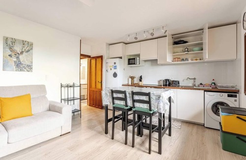 Cogolludo Apartamento | Apartamento Rural Encanto Manchego con Vistas en Pueblos Negros · 6 pax