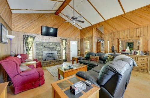Scranton Casa | Rural Arkansas Vacation Rental with Lake Access