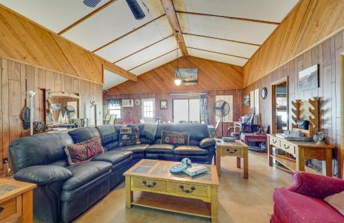 Scranton Casa | Rural Arkansas Vacation Rental with Lake Access
