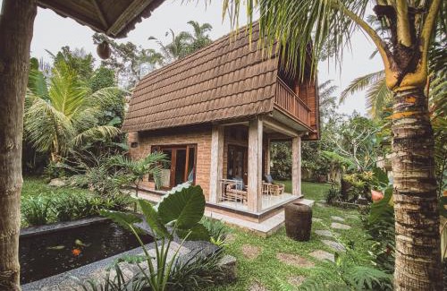 Taro Casa | Rural Atmosphere at Bali Coconut House in Delodsema Village