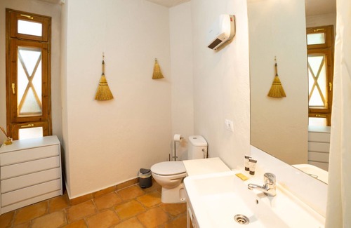 Valtierra Cabaña | Casa Rural Cueva Perdiz ( 5 personas ), terraza exterior y barbacoa