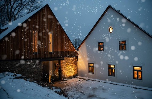 Snezne Casa | Rural Bliss: Rent a Homestead for the Perfect Escape from Everyday Hustle!