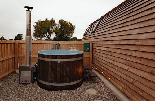 Wing Cabina | Estándar-Optional Hot Tub-Pet Free-Cabaña-Baño con ducha