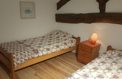 Courgeac Otro | Rural converted barn, sleeps up to 10, with large pool