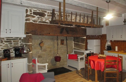 Beynat Cabaña | Casa rural Pura Vida 3 orejas, para amantes de la naturaleza y los animales!