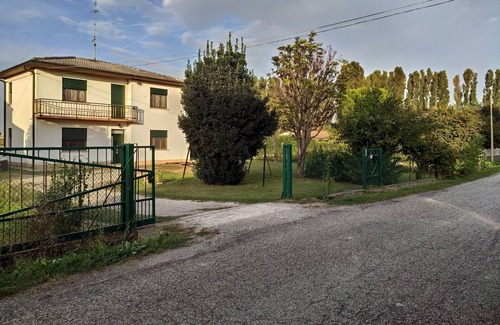 Badia Polesine Cama Y Desayuno | Rural country house, in a very quiet area