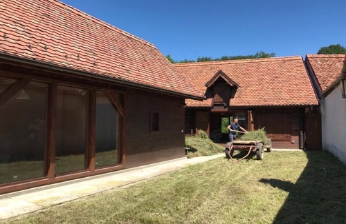 Sibiel Casa | Casa familiar rural, recientemente renovada, ubicada en un auténtico pueblo rumano