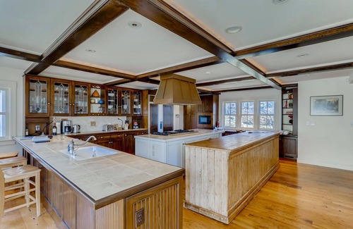 Vineyard Haven Casa | Rural Farm Location close to Town