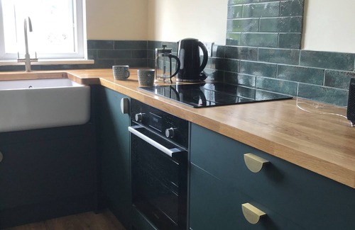 Barns Green Apartamento | Rural farm stay- apartment with indoor heated swimming pool, terrace and garden