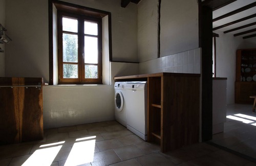 Mourjou Casa | Cortijo francés rural con una piscina en el hermoso campo