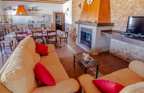 La Lantejuela Casa | Casa de vacaciones rural 'Villa Paquita' con piscina, jardín, terraza y Wi-Fi