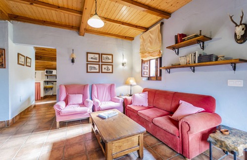 Castrejón de la Peña Casa | Casa rural 'El Colono' con vistas a la montaña y jardín privado