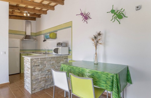 Campano Casa | Casa rural 'Pepe' con piscina compartida, Wi-Fi y aire acondicionado